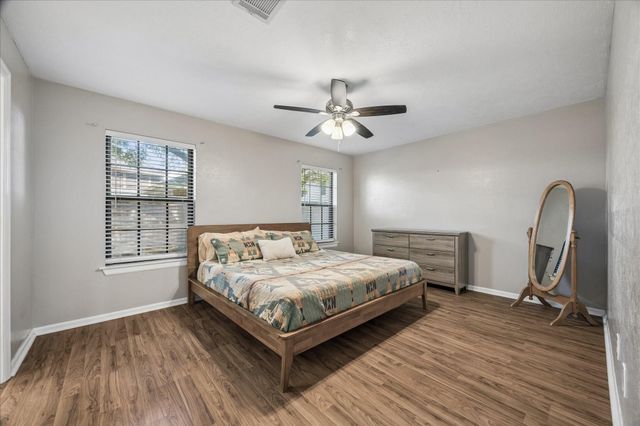 6915 Redwood Falls Drive, Pasadena, TX 77505