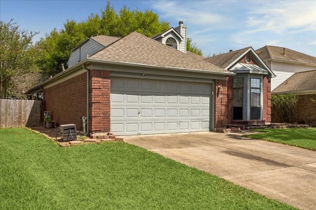 6915 Redwood Falls Drive, Pasadena, TX 77505