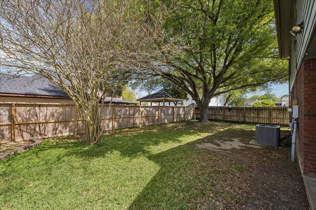 6915 Redwood Falls Drive, Pasadena, TX 77505