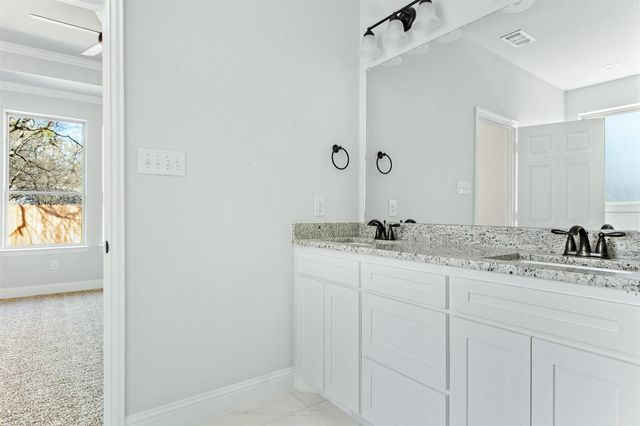 2117 Avenue B, Grand Prairie, TX 75051