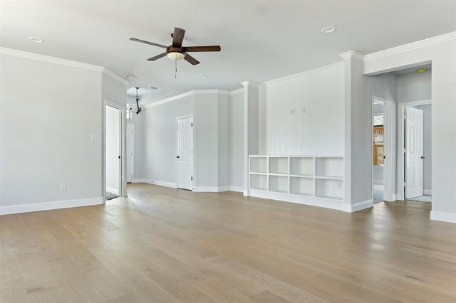 2117 Avenue B, Grand Prairie, TX 75051