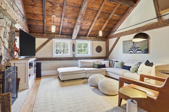 330 Lowell Road, Concord, MA 01742