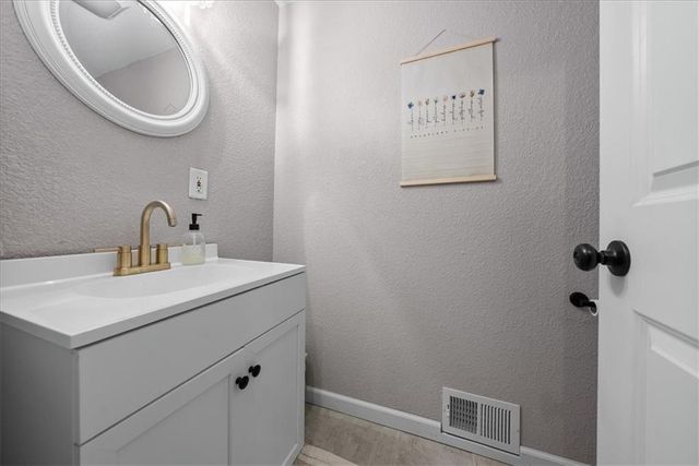 414 N Randolph Street, Pleasant Hill, MO 64080