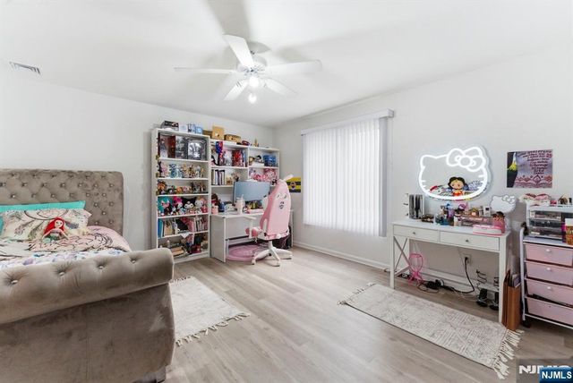 8 Danielle Drive, Wayne, NJ 07470