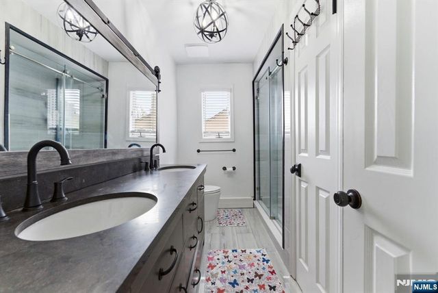 8 Danielle Drive, Wayne, NJ 07470