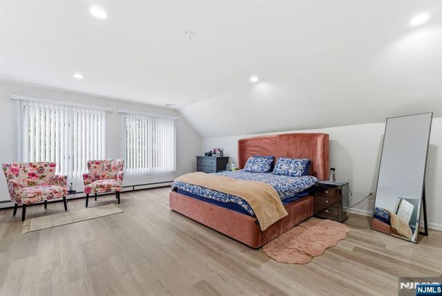 8 Danielle Drive, Wayne, NJ 07470