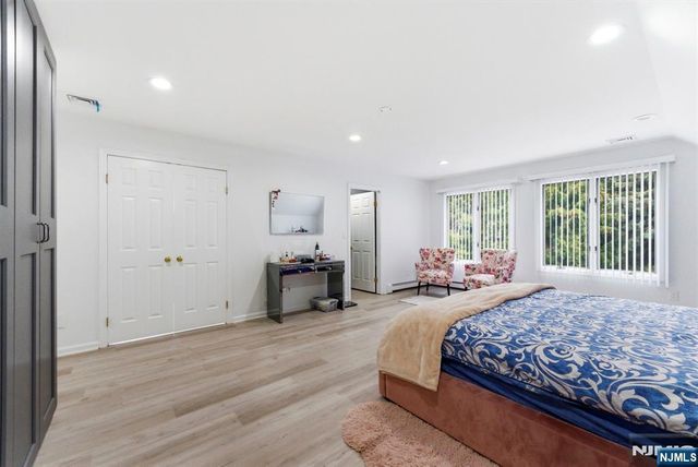 8 Danielle Drive, Wayne, NJ 07470