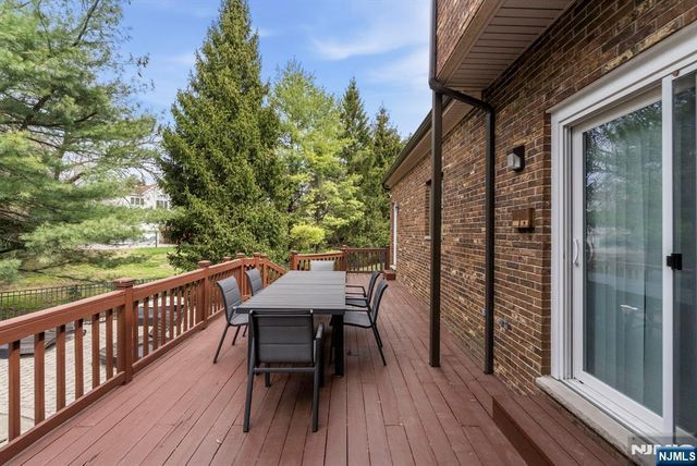 8 Danielle Drive, Wayne, NJ 07470