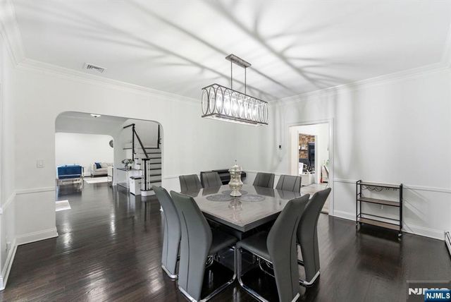 8 Danielle Drive, Wayne, NJ 07470