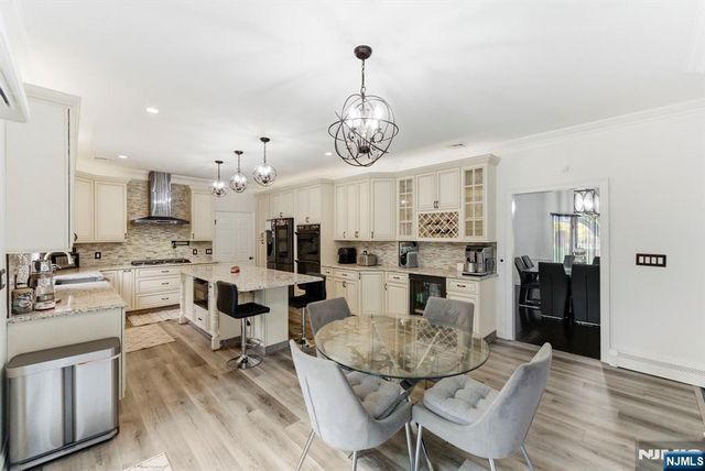 8 Danielle Drive, Wayne, NJ 07470