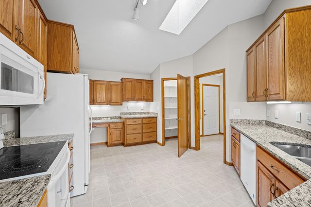 3801 Impatiens Lane N, Brooklyn Park, MN 55443