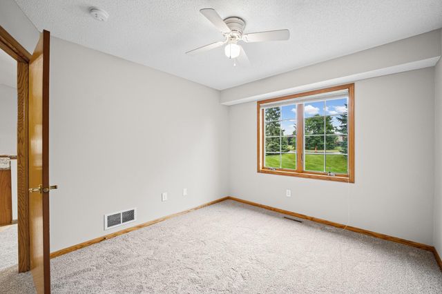 3801 Impatiens Lane N, Brooklyn Park, MN 55443