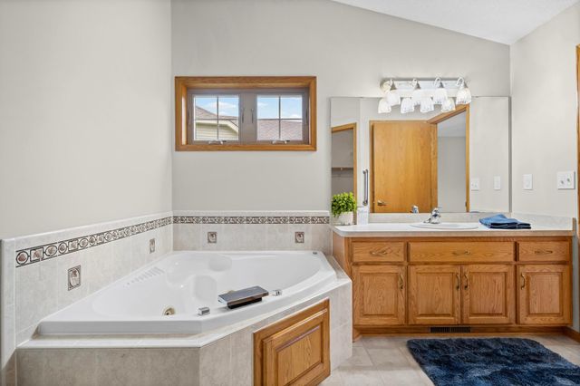 3801 Impatiens Lane N, Brooklyn Park, MN 55443