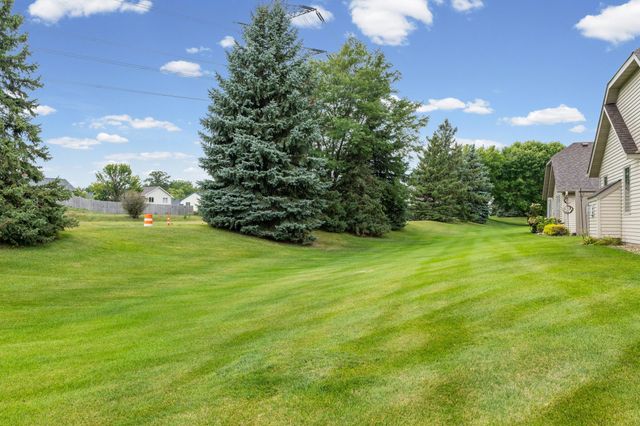 3801 Impatiens Lane N, Brooklyn Park, MN 55443
