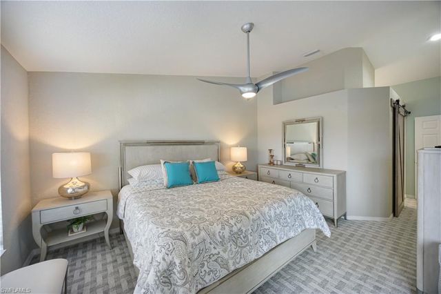 290 Emerald Bay CIR L5, Naples, FL 34110