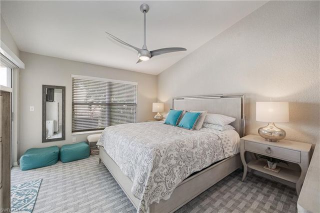 290 Emerald Bay CIR L5, Naples, FL 34110