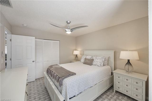 290 Emerald Bay CIR L5, Naples, FL 34110