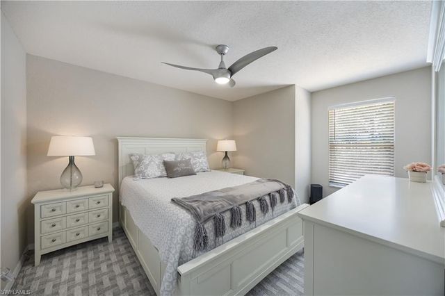 290 Emerald Bay CIR L5, Naples, FL 34110