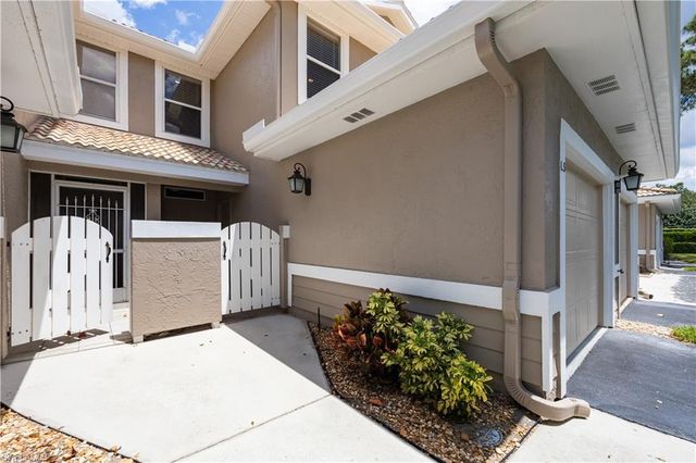 290 Emerald Bay CIR L5, Naples, FL 34110