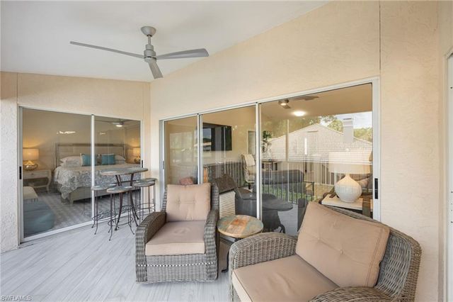 290 Emerald Bay CIR L5, Naples, FL 34110