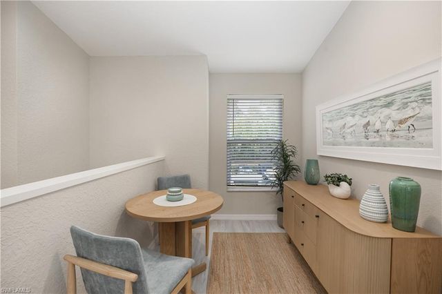 290 Emerald Bay CIR L5, Naples, FL 34110