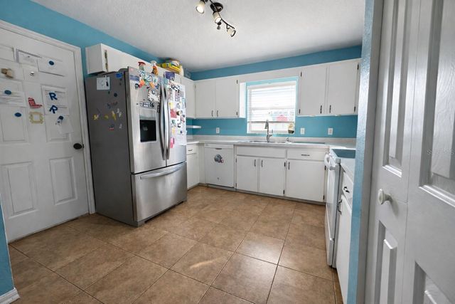 2329 SOUTH AVENUE, Leesburg, FL 34748