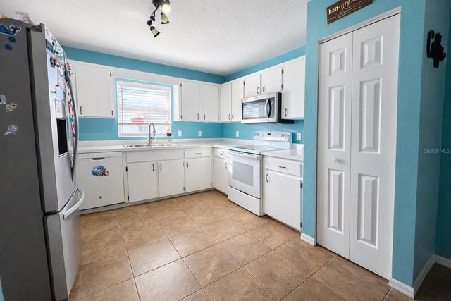 2329 SOUTH AVENUE, Leesburg, FL 34748