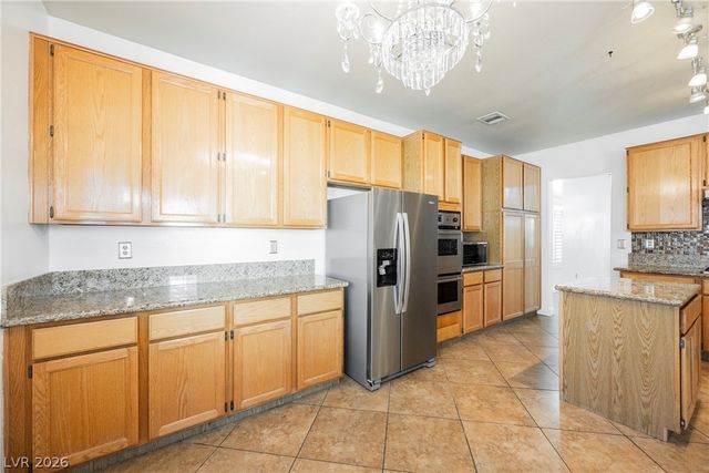 7628 Spruce Run Court, Las Vegas, NV 89128