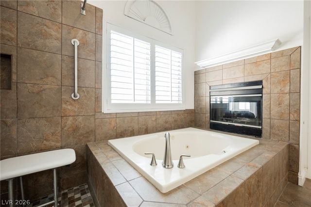 7628 Spruce Run Court, Las Vegas, NV 89128