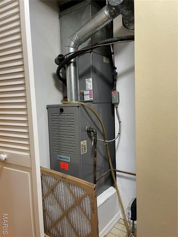 1332 Holgate Drive G5, Ballwin, MO 63021