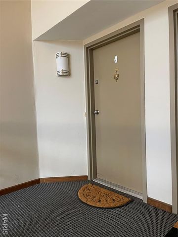 1332 Holgate Drive G5, Ballwin, MO 63021