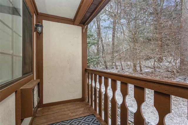 72 Foxwood Circle, Mount Kisco, NY 10549