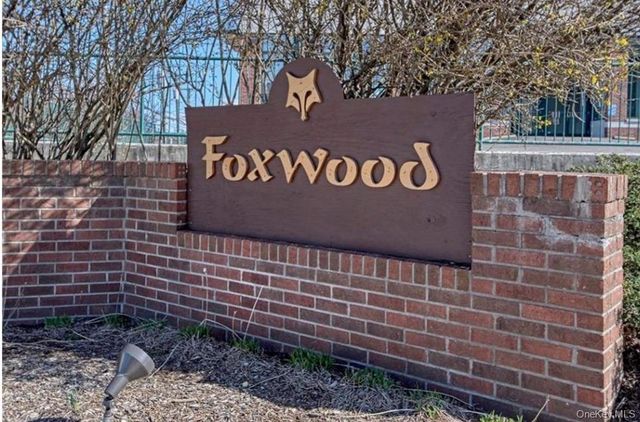 72 Foxwood Circle, Mount Kisco, NY 10549