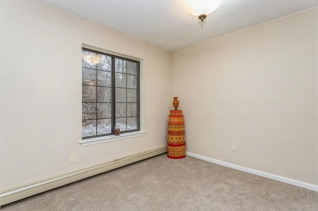 72 Foxwood Circle, Mount Kisco, NY 10549