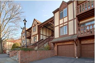 72 Foxwood Circle, Mount Kisco, NY 10549