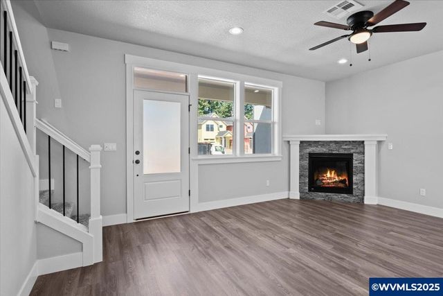 1215 S 11th St, Independence, OR 97351