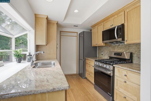 2450 San Miguel Dr, Walnut Creek, CA 94596