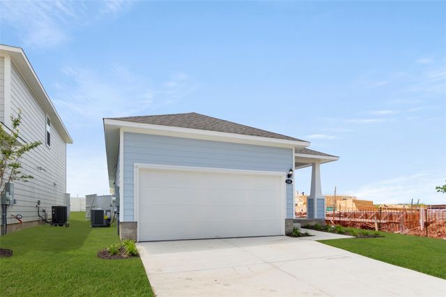 246 Barley LN, Elgin, TX 78621