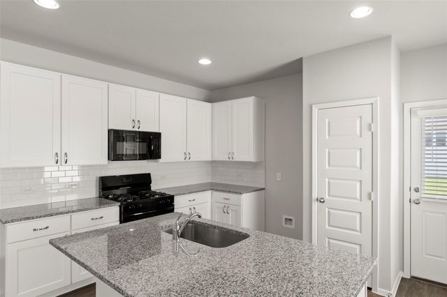 246 Barley LN, Elgin, TX 78621