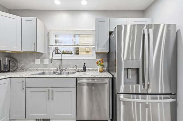 8065 Ogden Drive, Sterling Heights, MI 48314