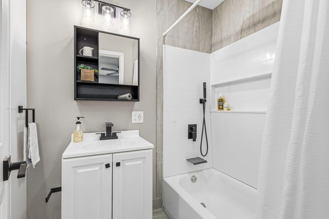 8065 Ogden Drive, Sterling Heights, MI 48314