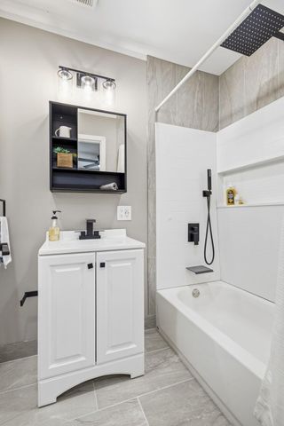 8065 Ogden Drive, Sterling Heights, MI 48314