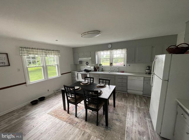 560 COATESVILLE RD, West Grove, PA 19390