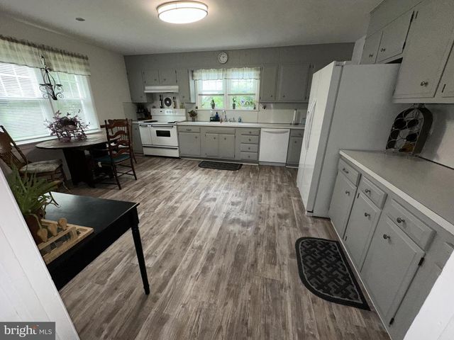 560 COATESVILLE RD, West Grove, PA 19390