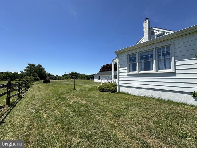 560 COATESVILLE RD, West Grove, PA 19390