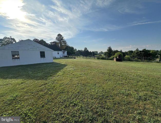 560 COATESVILLE RD, West Grove, PA 19390
