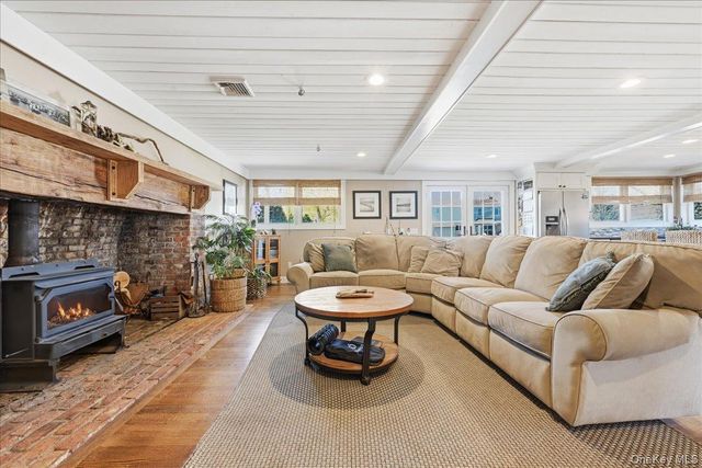114 Araca Road, Babylon, NY 11702