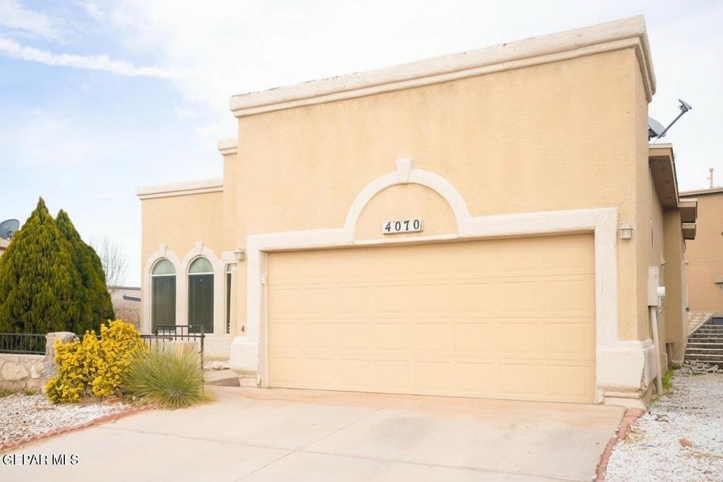 4070 HUECO LAND Lane, El Paso, TX 79938