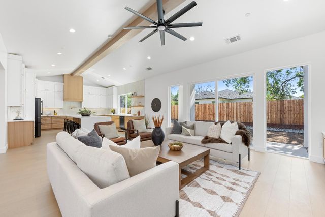 8924 Maple Hill Ln, Orangevale, CA 95662