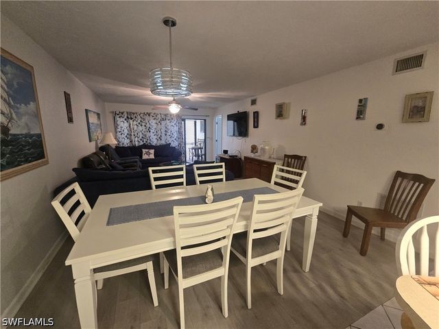 4955 Pepper CIR 105, Naples, FL 34113
